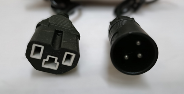 Ladegerät für Rollstuhl und  Moby 24V 2Ah